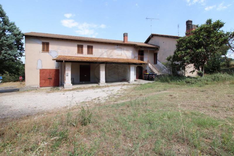 VENDITE Rustico e Casa a Stroncone – foto 1