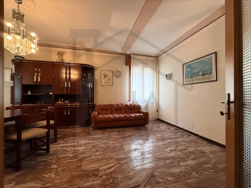 MONTEGROTTO TERME - Casa singola nel cuore della città termale, sviluppata su due livelli fuori t...