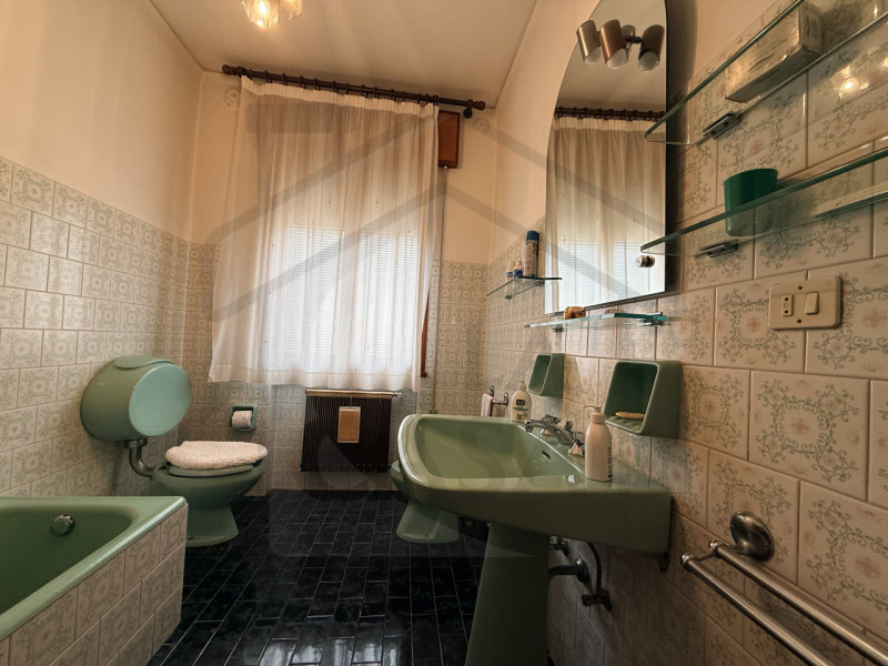 MONTEGROTTO TERME - Casa singola nel cuore della città termale, sviluppata su due livelli fuori t...