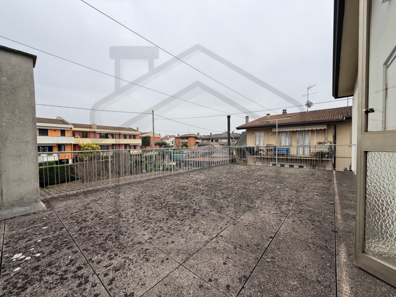 MONTEGROTTO TERME - Casa singola nel cuore della città termale, sviluppata su due livelli fuori t...