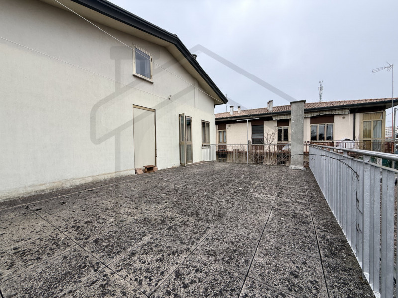 MONTEGROTTO TERME - Casa singola nel cuore della città termale, sviluppata su due livelli fuori t...