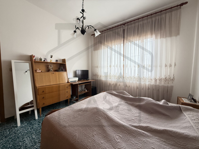 MONTEGROTTO TERME - Spazioso appartamento in centro cittadino al secondo e ultimo piano, su palaz...