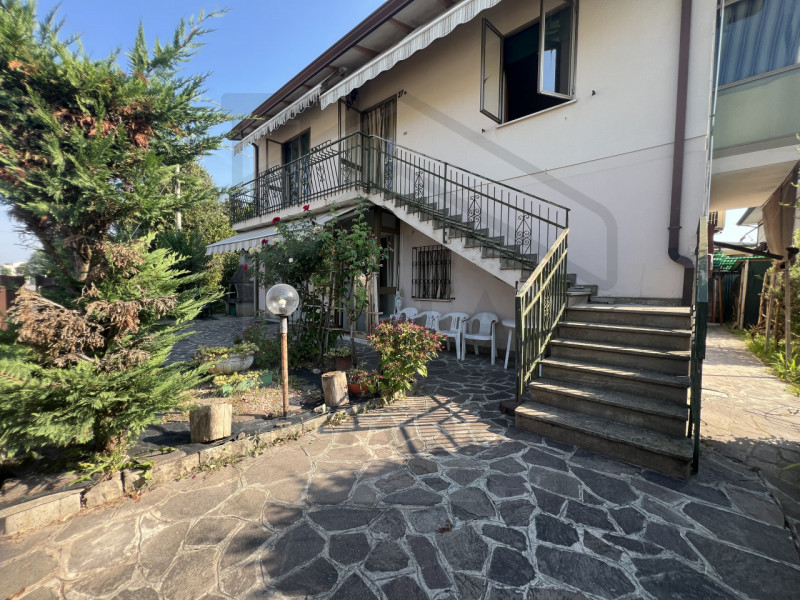 MONTEGROTTO TERME - Porzione di bifamiliare situata nella rinomata zona Bertha, nel centro di Mon...