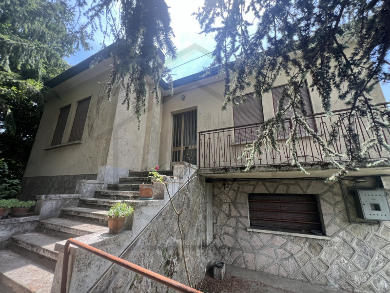 MONTEGROTTO TERME - LOCALITA MEZZAVIA- In posizione a breve distanza dal centro di Montegrotto Te...