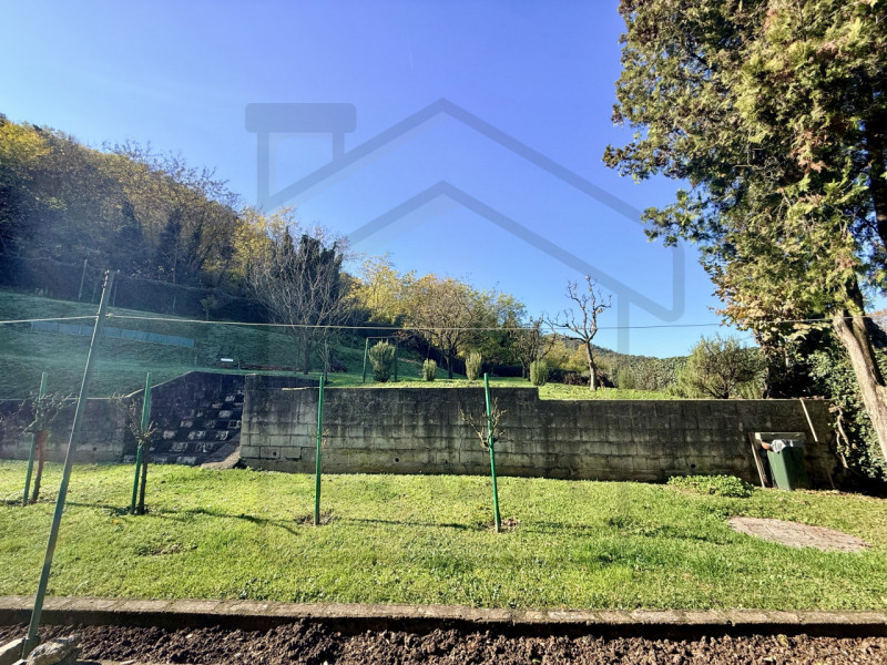 MONTEGROTTO TERME - In una splendida zona verde di Montegrotto Terme, precisamente nella tranquil...