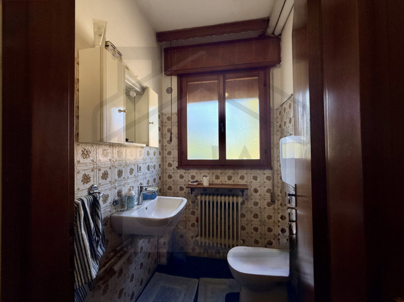 MONTEGROTTO TERME - In una splendida zona verde di Montegrotto Terme, precisamente nella tranquil...