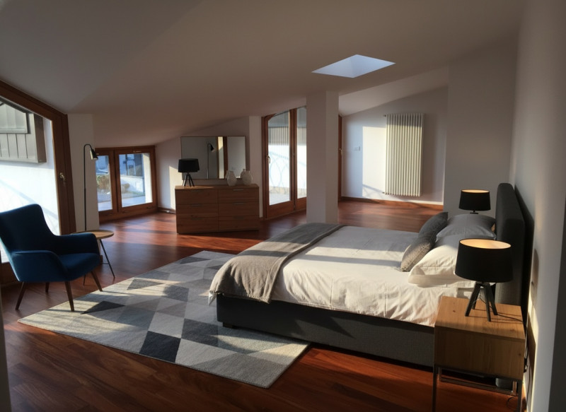 All'interno di una signorile palazzina, proponiamo un ampio appartamento duplex al secondo piano,...