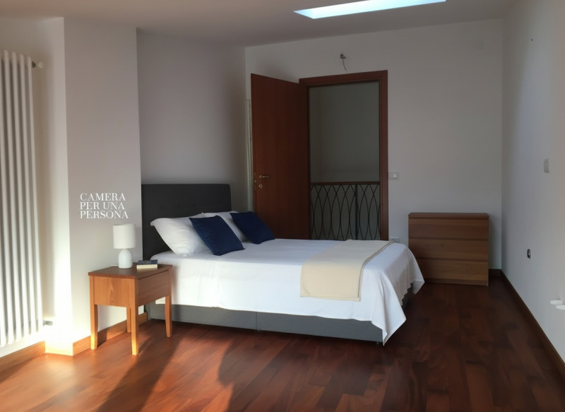 All'interno di una signorile palazzina, proponiamo un ampio appartamento duplex al secondo piano,...