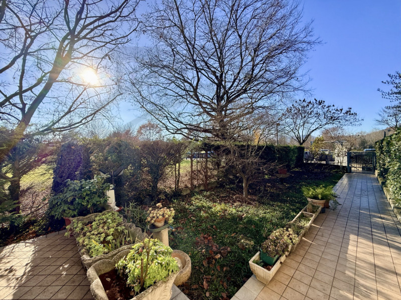 ABANO TERME - In una delle zone più prestigiose e ricercate della rinomata città termale di Abano...