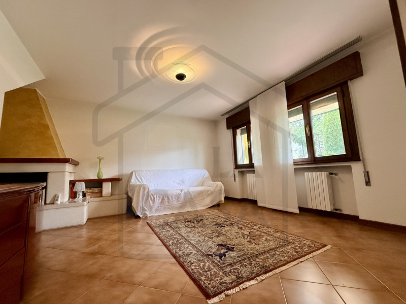 ABANO TERME - In uno dei quartieri più verdi e prestigiosi di Abano Terme, immersa nella quiete e...