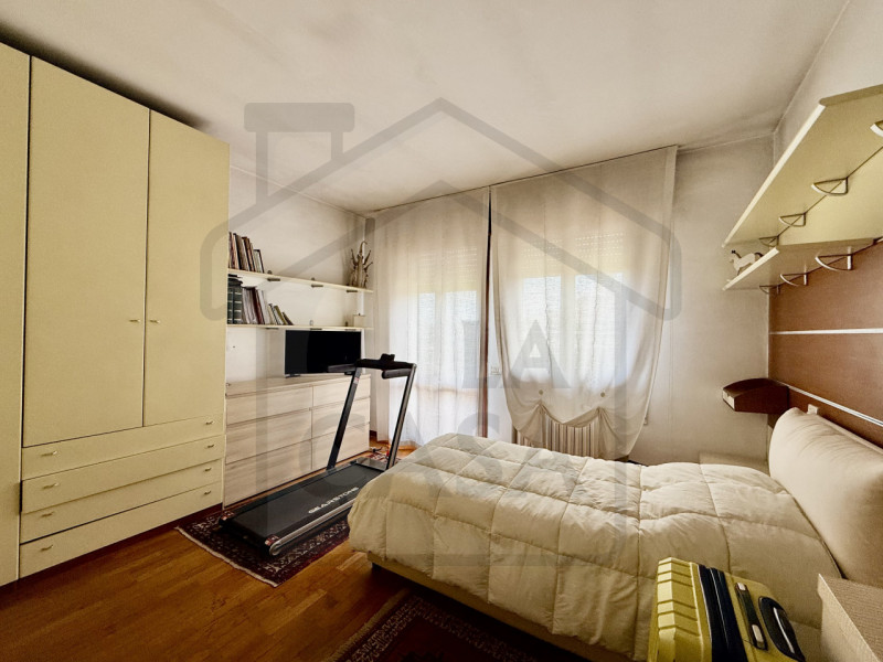 ABANO TERME - In uno dei quartieri più verdi e prestigiosi di Abano Terme, immersa nella quiete e...