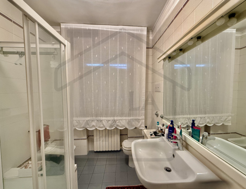 ABANO TERME - In uno dei quartieri più verdi e prestigiosi di Abano Terme, immersa nella quiete e...