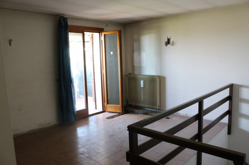 Inserita nell'incantevole cornice dei Colli Euganei, proponiamo in vendita porzione di bifamiliar...