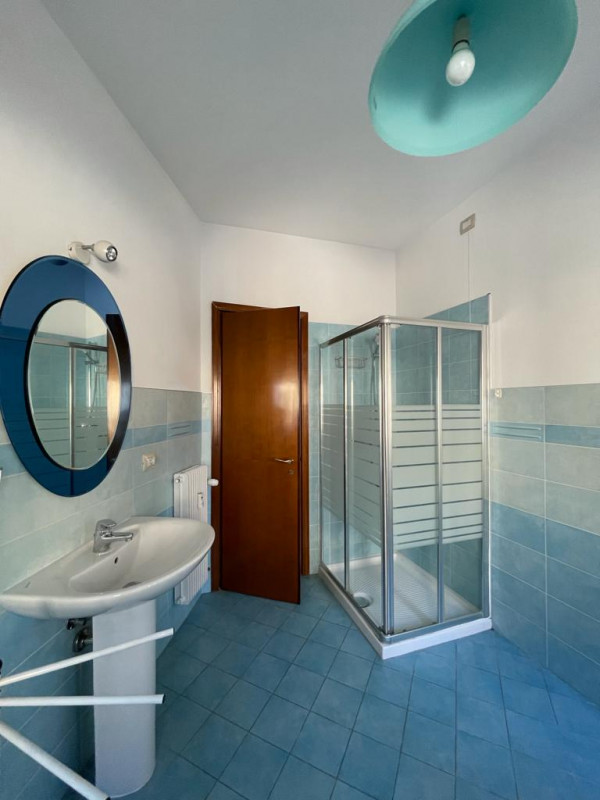 ZONA SAN MARCO: TRICAMERE AL PIANO PRIMO, 140 MQ, TRE CAMERE, UN BAGNO, AMPIO SALOTTO CON CAMINO,...