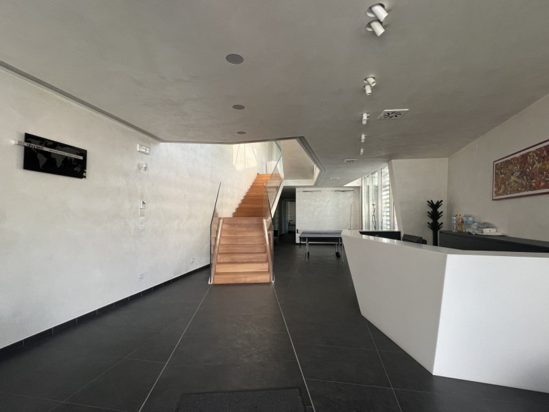 Nel cuore della zona industriale di Mestrino, a pochi passi dal centro e dai principali servizi, ...