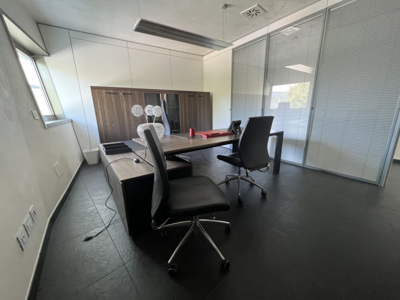 Nel cuore della zona industriale di Mestrino, a pochi passi dal centro e dai principali servizi, ...