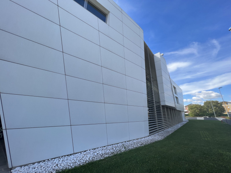 Nel cuore della zona industriale di Mestrino, a pochi passi dal centro e dai principali servizi, ...