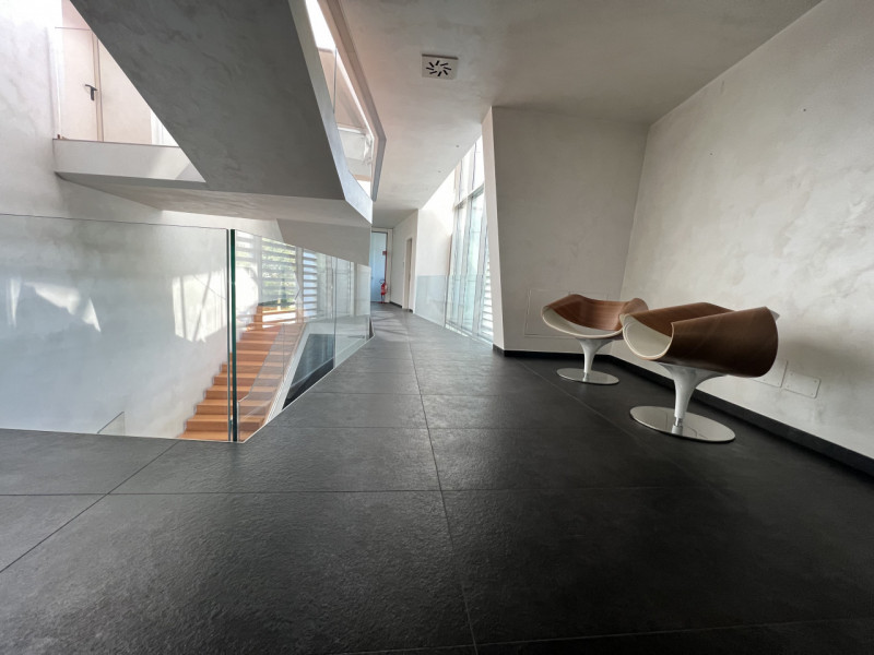 Nel cuore della zona industriale di Mestrino, a pochi passi dal centro e dai principali servizi, ...