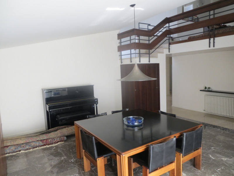 In una bellissima e recentissima ristrutturazione di una bifamiliare sovrapposta si affitta a ref...