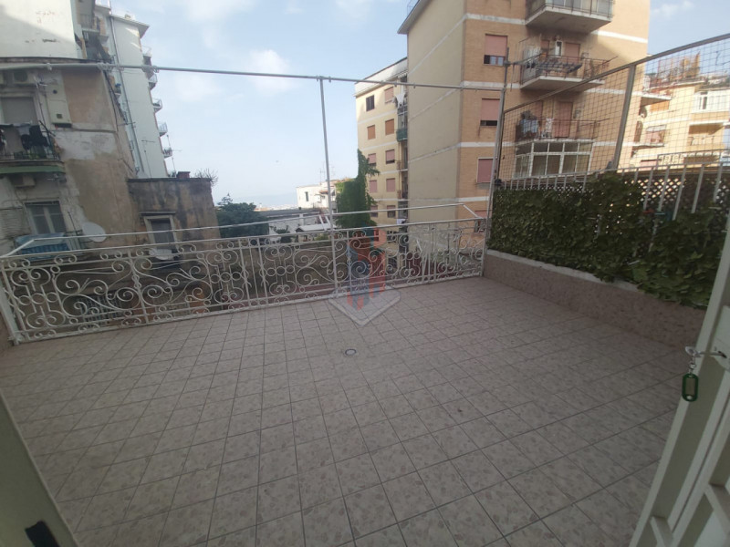 Napoli Affitto Appartamento trilocale