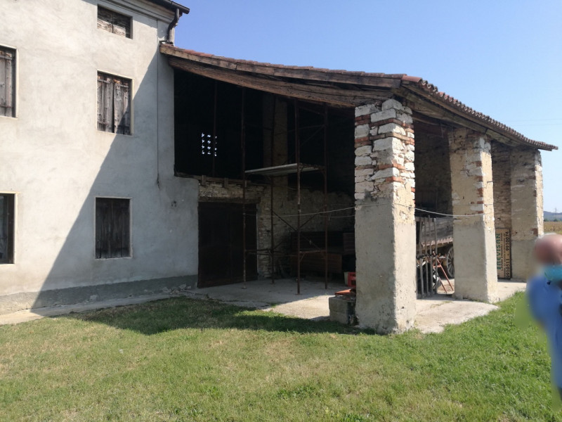 Rovolon (PD), Zona Lovolo: 

Sei alla ricerca della tranquillità?

Ti piacciono gli spazi aperti ...