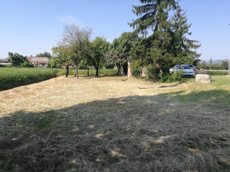 Rovolon (PD), Zona Lovolo: 

Sei alla ricerca della tranquillità?

Ti piacciono gli spazi aperti ...