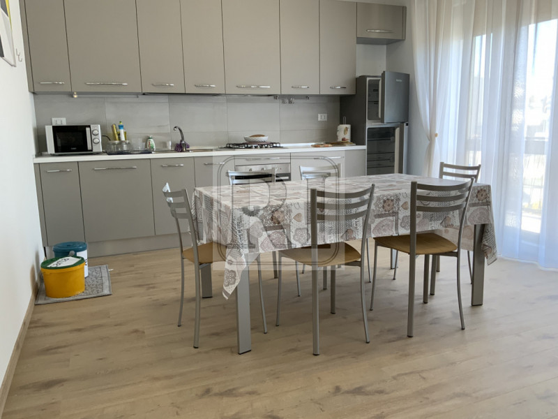 Scopri il tuo nuovo rifugio nel cuore di Limena! Questo splendido appartamento arredato, situato ...