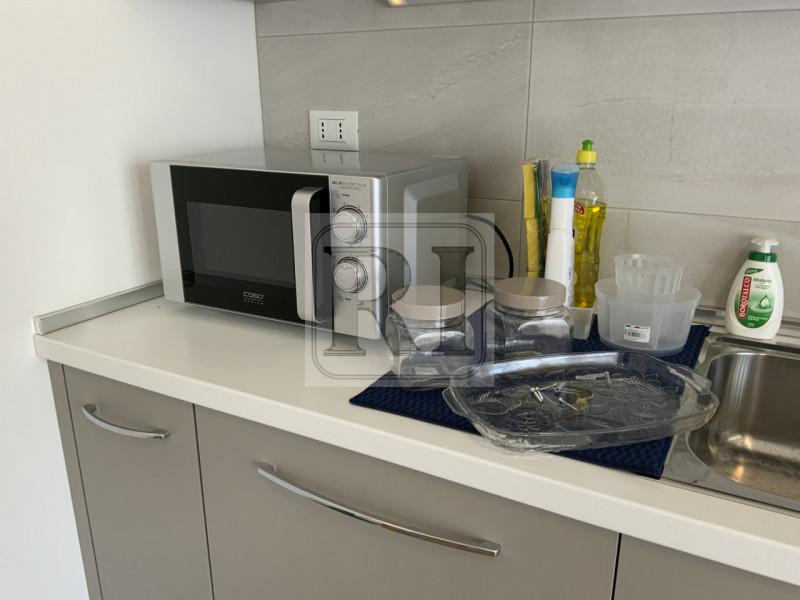 Scopri il tuo nuovo rifugio nel cuore di Limena! Questo splendido appartamento arredato, situato ...