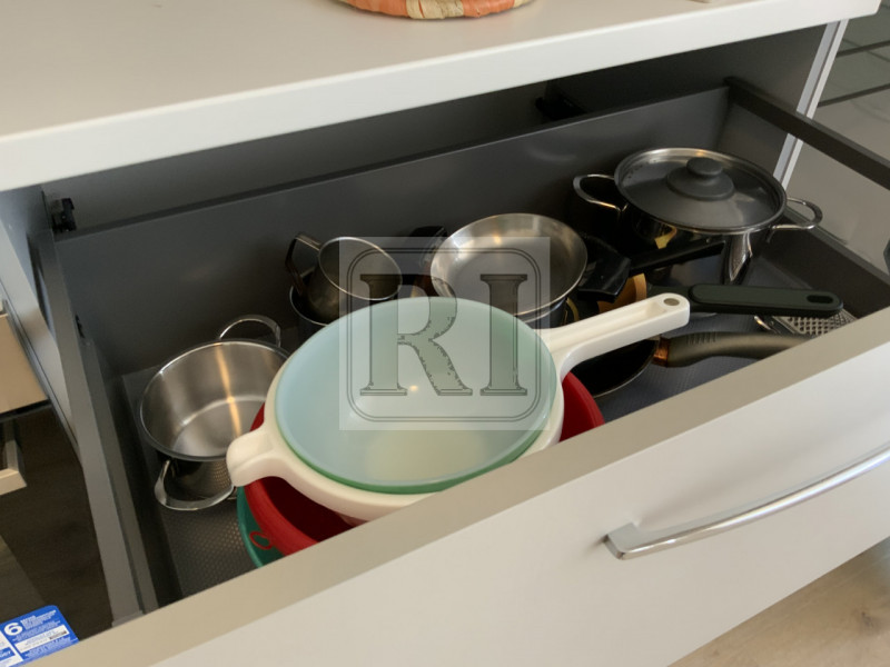 Scopri il tuo nuovo rifugio nel cuore di Limena! Questo splendido appartamento arredato, situato ...