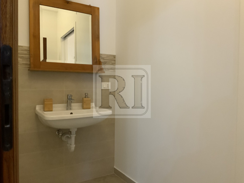 Scopri il tuo nuovo rifugio nel cuore di Limena! Questo splendido appartamento arredato, situato ...