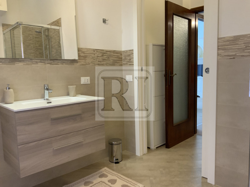 Scopri il tuo nuovo rifugio nel cuore di Limena! Questo splendido appartamento arredato, situato ...