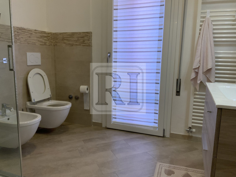 Scopri il tuo nuovo rifugio nel cuore di Limena! Questo splendido appartamento arredato, situato ...