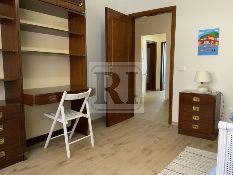 Scopri il tuo nuovo rifugio nel cuore di Limena! Questo splendido appartamento arredato, situato ...