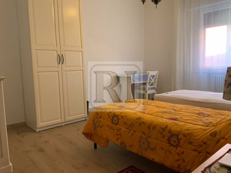 Scopri il tuo nuovo rifugio nel cuore di Limena! Questo splendido appartamento arredato, situato ...