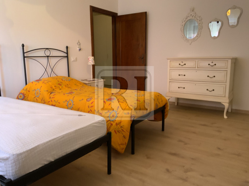 Scopri il tuo nuovo rifugio nel cuore di Limena! Questo splendido appartamento arredato, situato ...