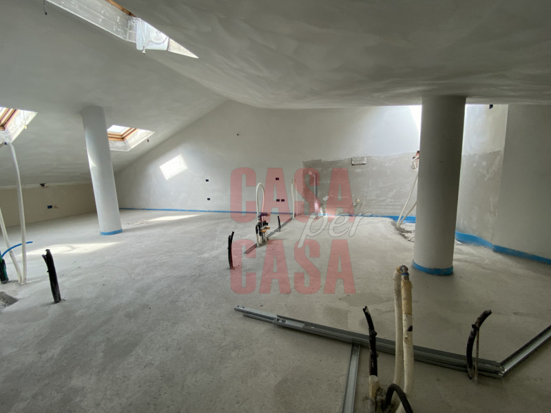 Rif A100 MONTEGROTTO TERME:
In una palazzina ben curata, a due passi dal centro di Abano,  vicino...