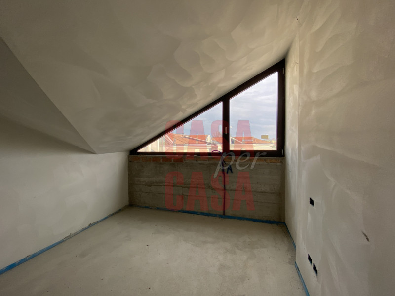 Rif A100 MONTEGROTTO TERME:
In una palazzina ben curata, a due passi dal centro di Abano,  vicino...