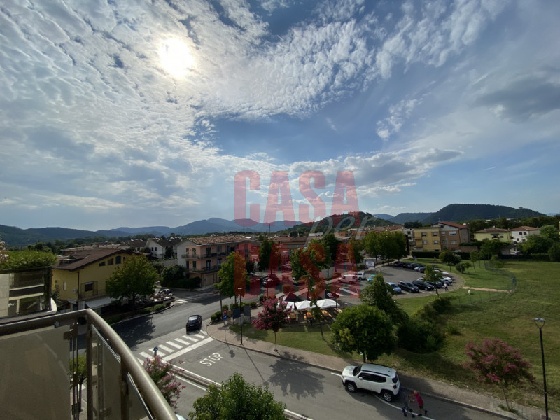 Rif A100 MONTEGROTTO TERME:
In una palazzina ben curata, a due passi dal centro di Abano,  vicino...