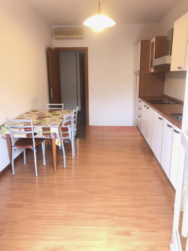 (Per INFO Cristina 3389226442) A Padova, in zona Ognissanti, proponiamo in affitto appartamento a...
