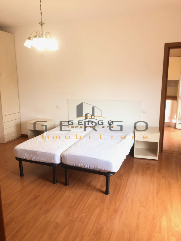 (Per INFO Cristina 3389226442) A Padova, in zona Ognissanti, proponiamo in affitto appartamento a...