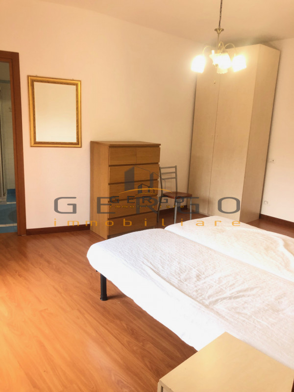 (Per INFO Cristina 3389226442) A Padova, in zona Ognissanti, proponiamo in affitto appartamento a...