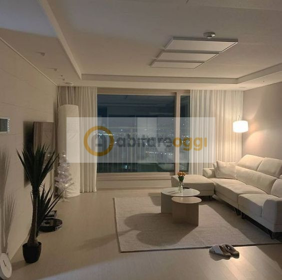 All'interno di Residence proponiamo elegante soluzione situata al piano primo con terrazza/loggia...