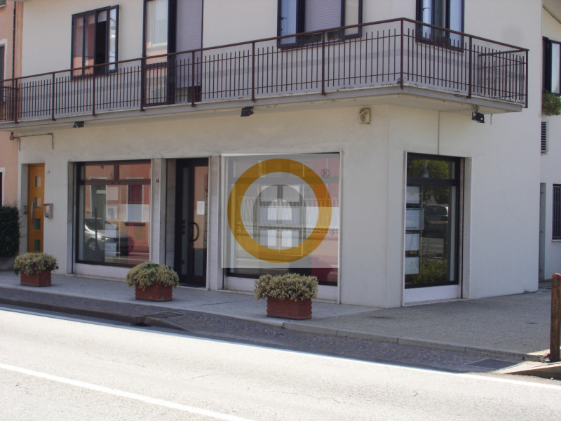 Rosà Affitto Negozio