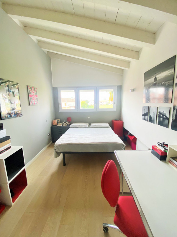 Castelfranco V.to: a 700 mt dalle antiche mura cittadine, proponiamo alla vendita questa abitazio...