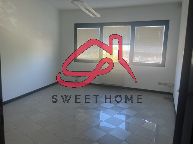 Limena: in posizione comoda alle strade di grossa percorrenza, ampio ufficio con entrata autonoma...