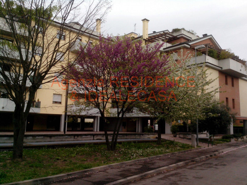FR125 PADOVA ARCELLA Proponiamo in locazione luminoso appartamento, LIBERO DAL 1 GIUGNO, arredato...