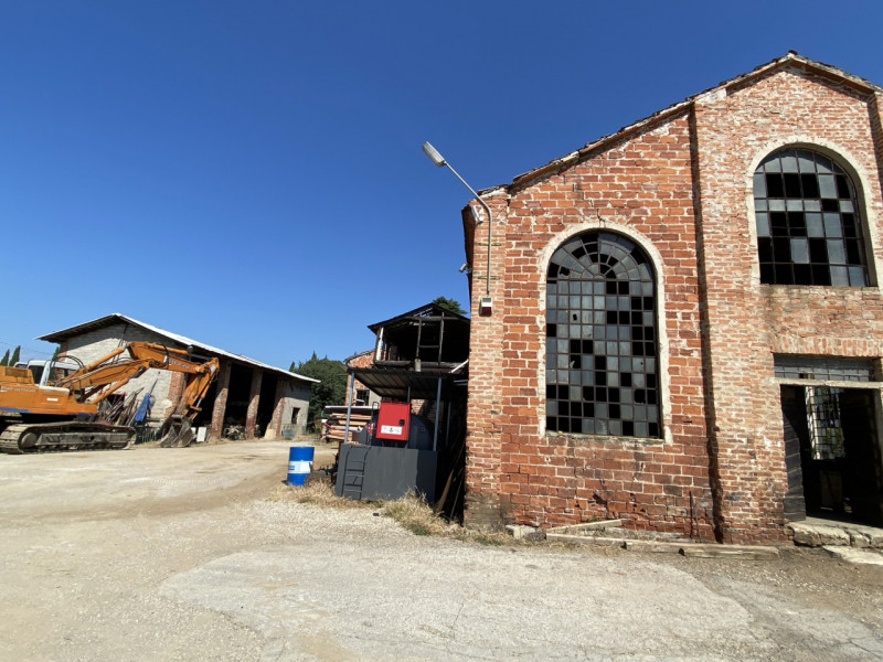 Nostra esclusiva a San Pietro di Rosà. Per maggiori informazioni chiamare al nr.  389 4422088.  
...