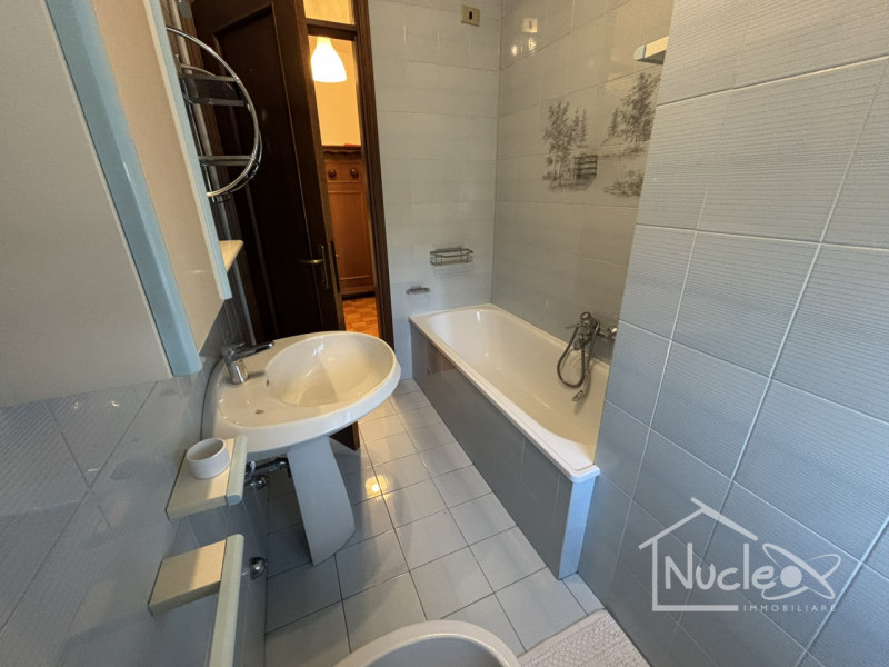 ABANO TERME: si propone in affitto in zona centrale al paese di Abano Terme appartamento situato ...