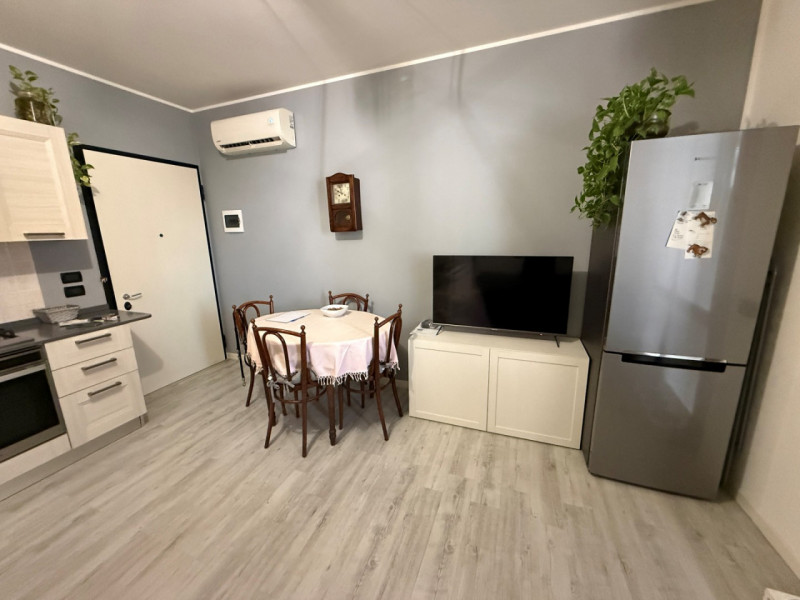 VICENZA OVEST: GRAZIOSO MINI APPARTAMENTO ARREDATO CON TERRAZZA ABITABILE E POSTO AUTO. EURO 110....