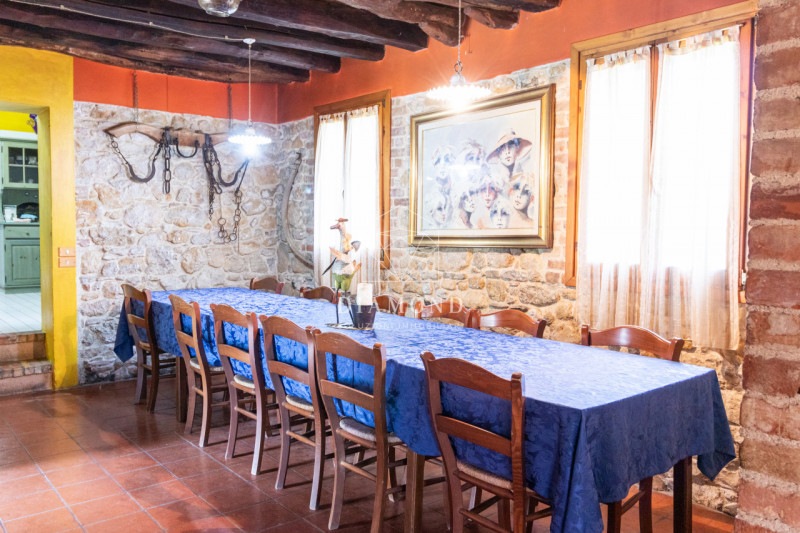 Monfumo versante nord:  casale tipico della zona, isolato ed immerso nel verde, con destinazione ...